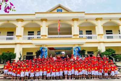 NGÀY ĐẦU TIÊN ĐẾN TRƯỜNG CỦA HỌC SINH LỚP 1 TRƯỜNG TIỂU HỌC NAM ĐIỀN